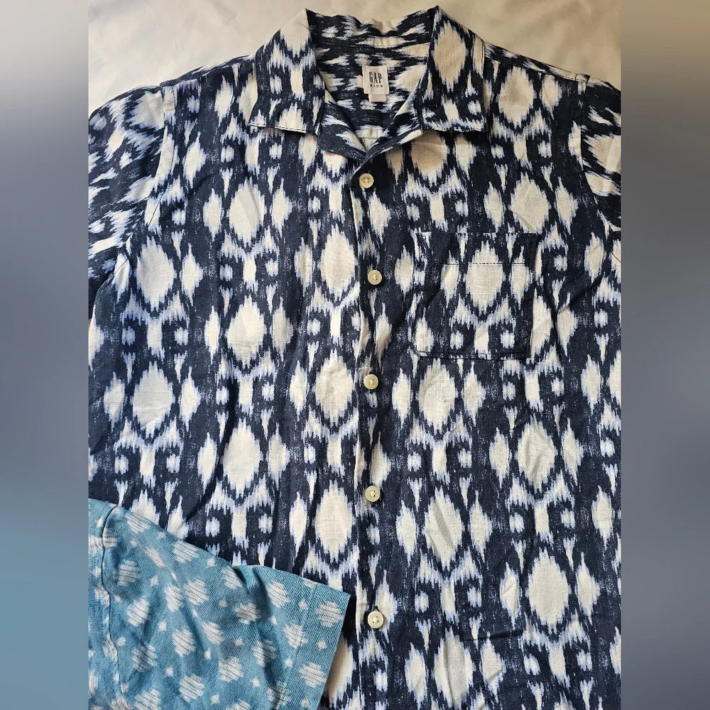Two Boys' Short-Sleeve Button Down Shirts- Ikat-Geo- Gap/Old Navy-Size Large
